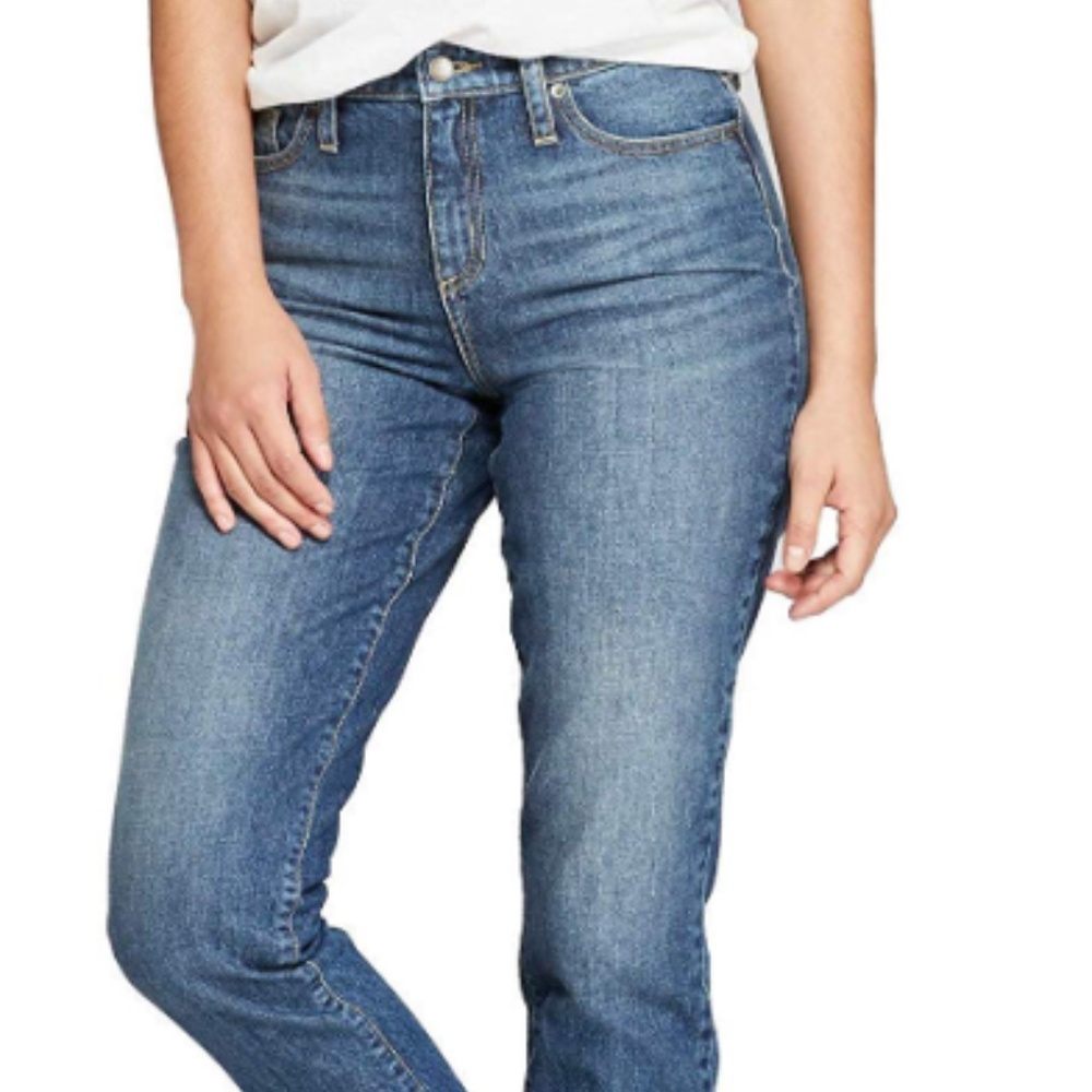Universal Threads High-Rise Straight-Leg Raw Hem S